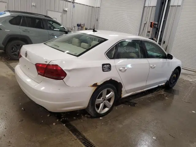 2013 VOLKSWAGEN PASSAT SE  