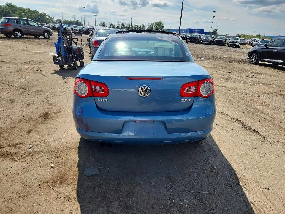 2010 VOLKSWAGEN EOS LUX  