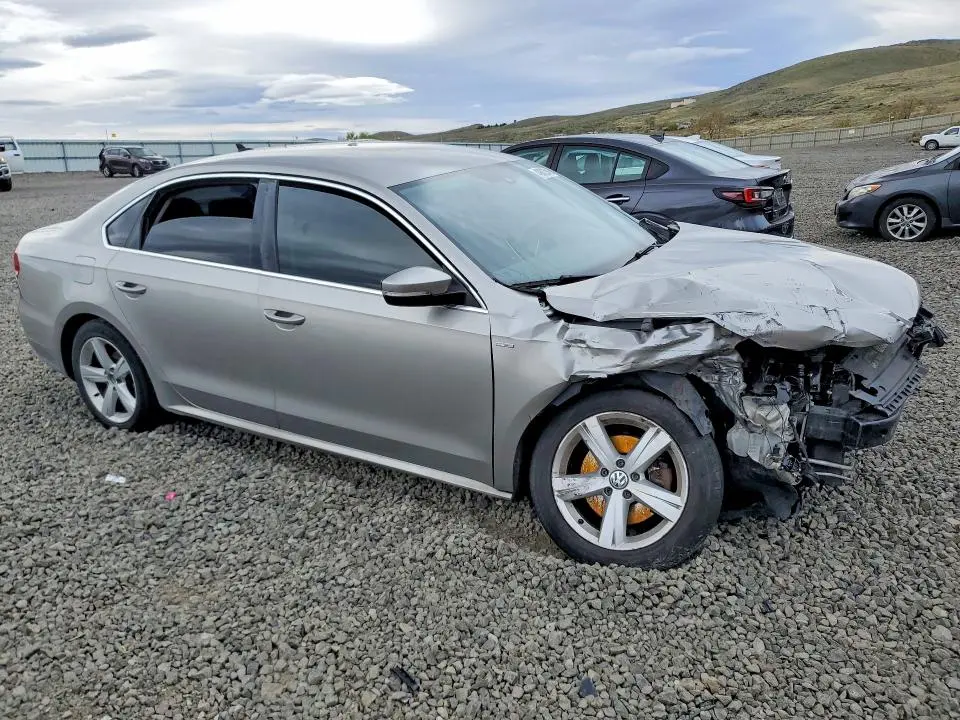 2014 VOLKSWAGEN PASSAT S  