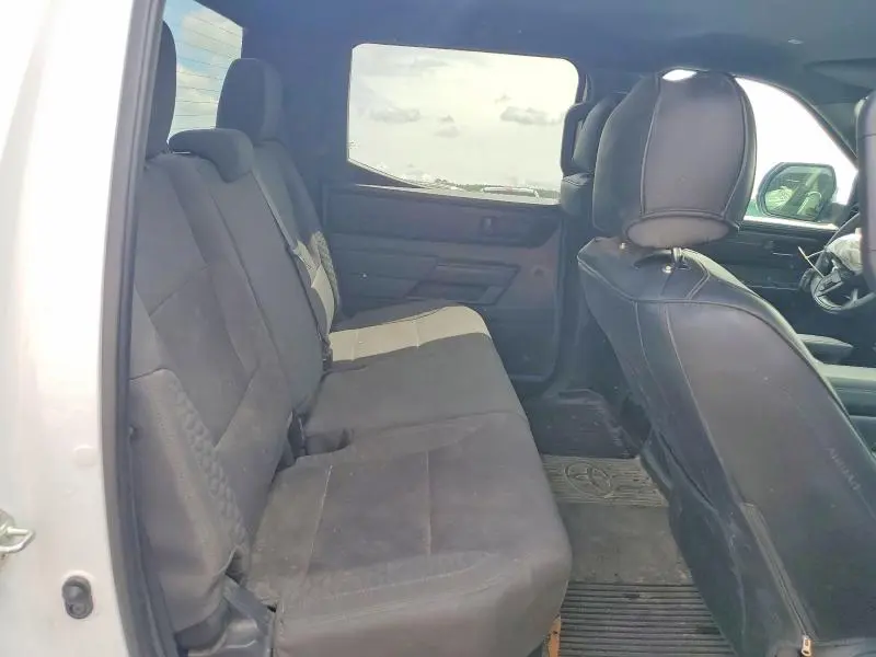 2025 TOYOTA TUNDRA SR  