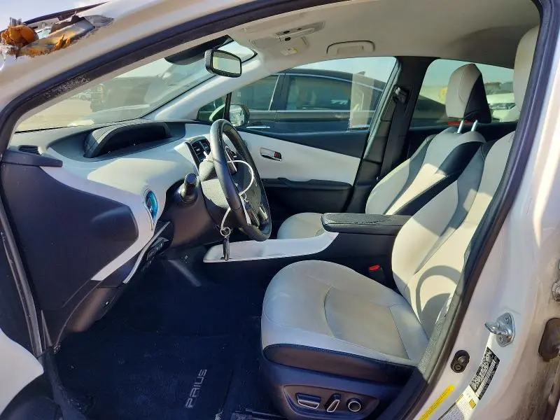 2017 TOYOTA PRIUS FOUR  