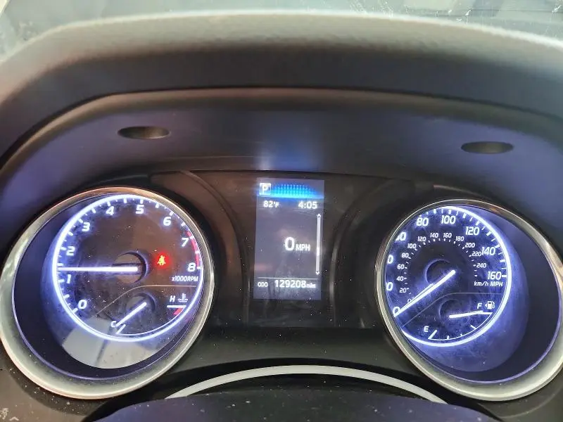 2019 TOYOTA CAMRY SE  