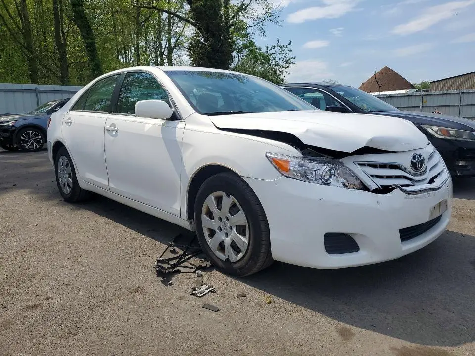 2011 TOYOTA CAMRY LE  