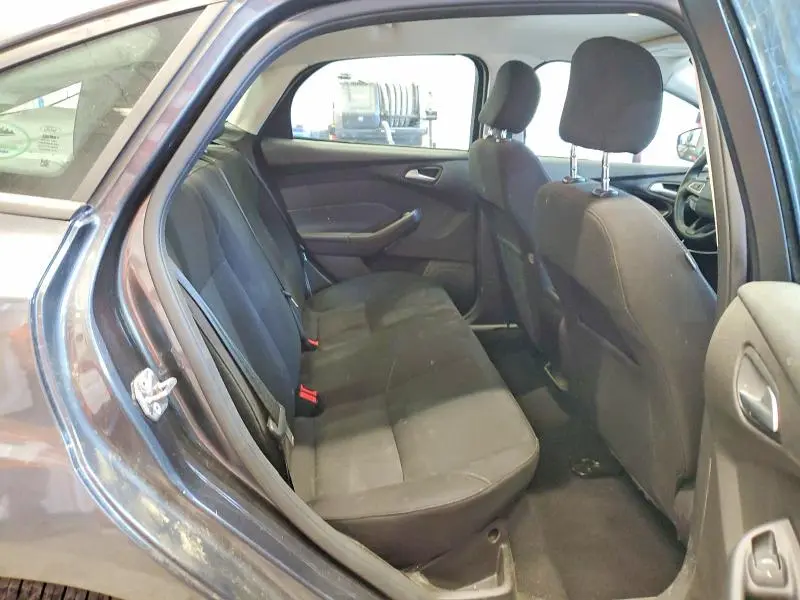 2016 FORD FOCUS SE  