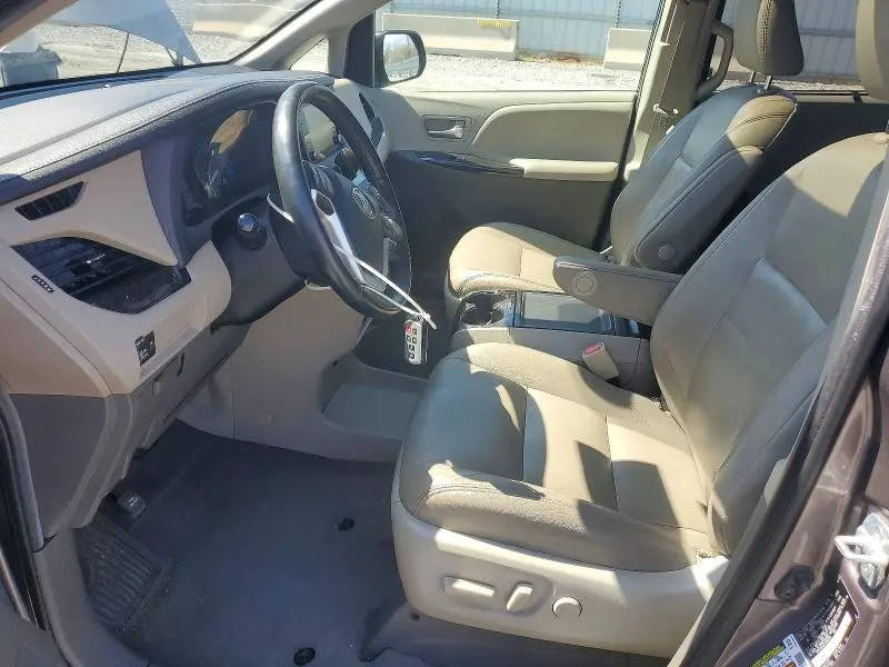 2020 TOYOTA SIENNA XLE 8-PASSENGER  
