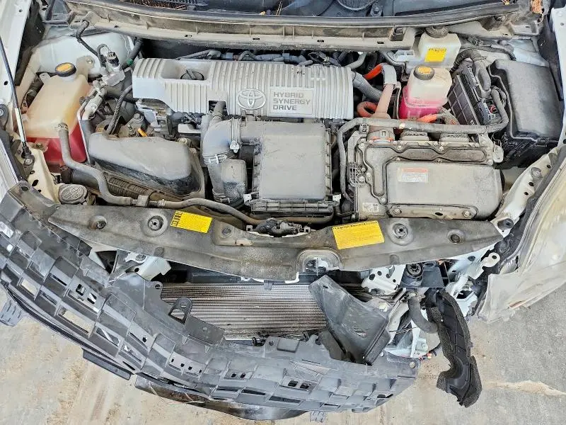 2013 TOYOTA PRIUS THREE  