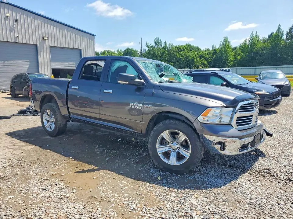 2014 RAM 1500 SLT  