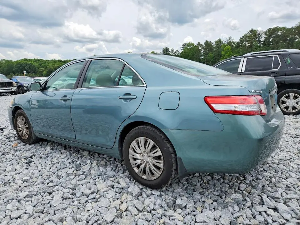 2010 TOYOTA CAMRY LE  