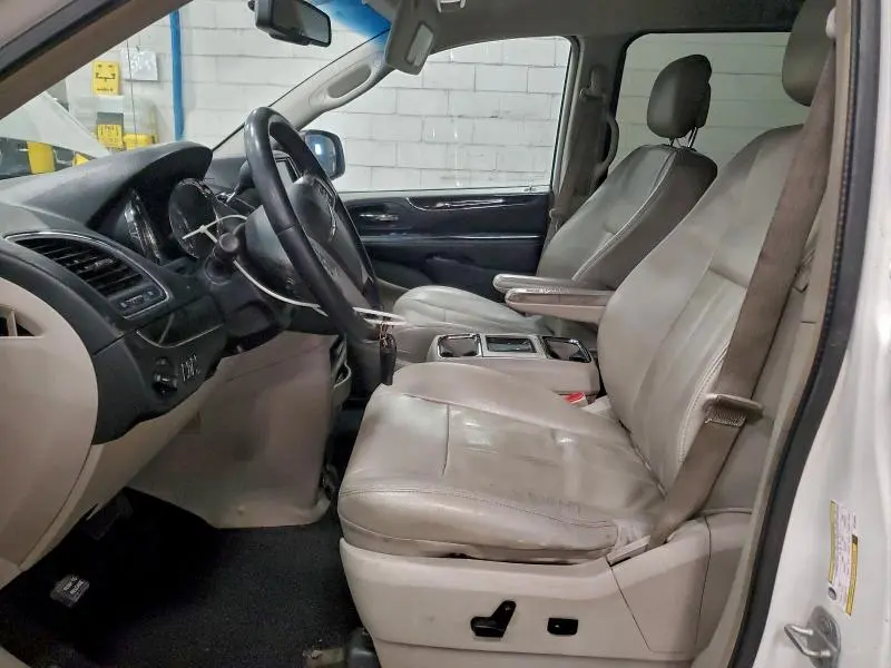 2013 CHRYSLER TOWN & COUNTRY TOURING  