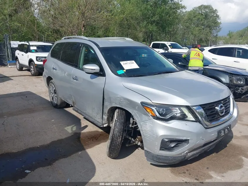 2017 NISSAN PATHFINDER SV