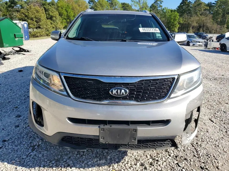 2015 KIA SORENTO LX  