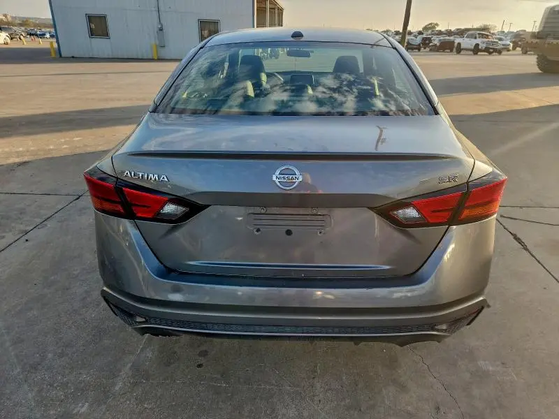2019 NISSAN ALTIMA SR  