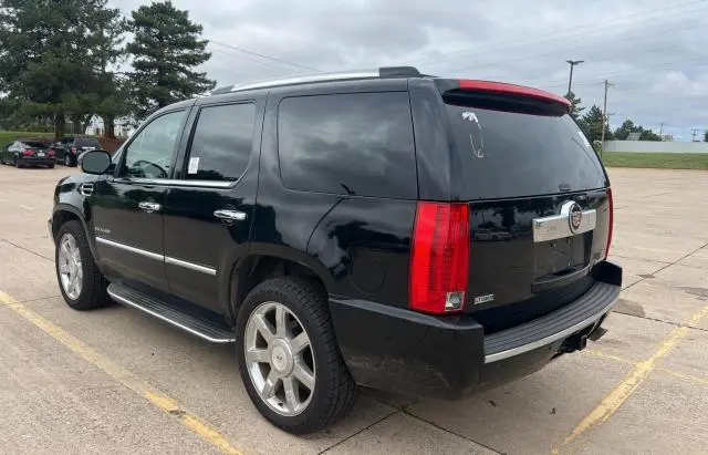 2011 CADILLAC ESCALADE LUXURY  