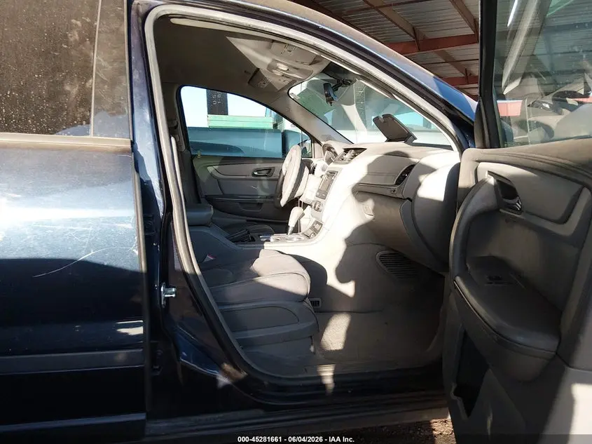 2017 CHEVROLET TRAVERSE LS