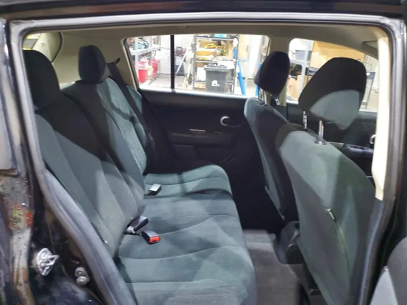 2011 NISSAN VERSA 1.8 S  