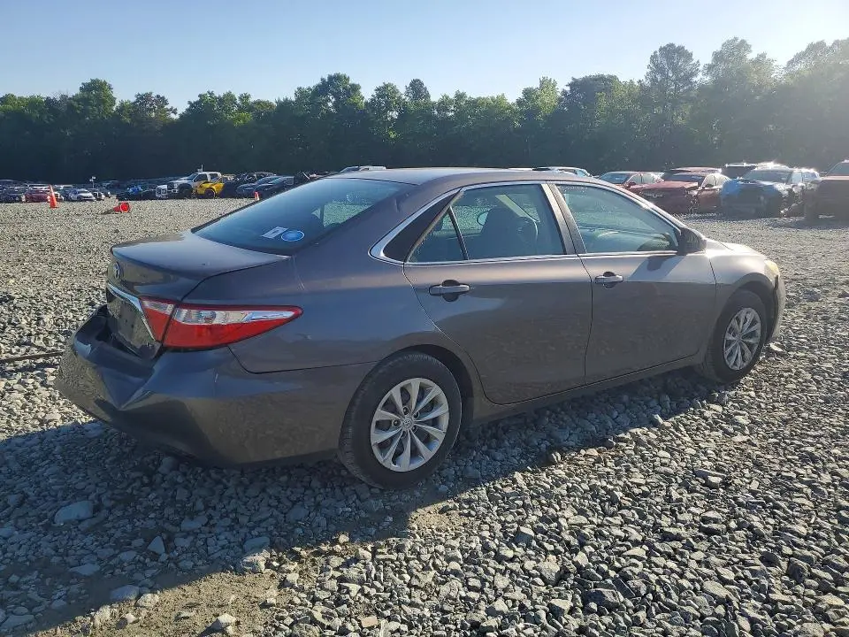 2016 TOYOTA CAMRY LE  