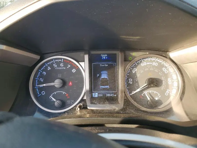 2022 TOYOTA TACOMA SR5 V6  