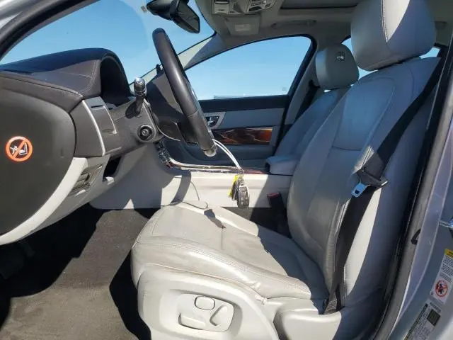 2010 JAGUAR XF PREMIUM  