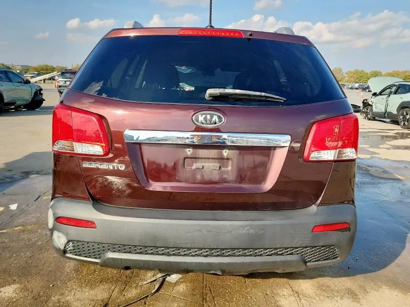 2013 KIA SORENTO LX  