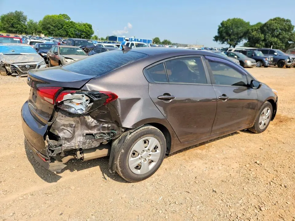 2017 KIA FORTE LX  