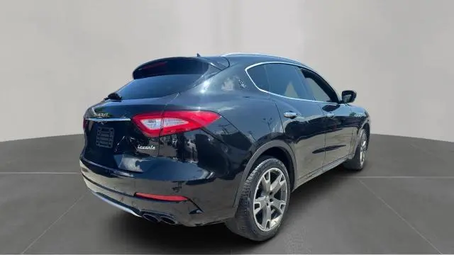 2017 MASERATI LEVANTE S LUXURY  
