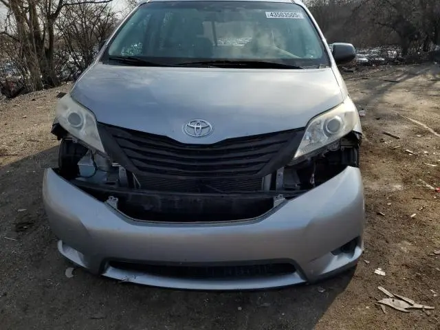 2014 TOYOTA SIENNA   