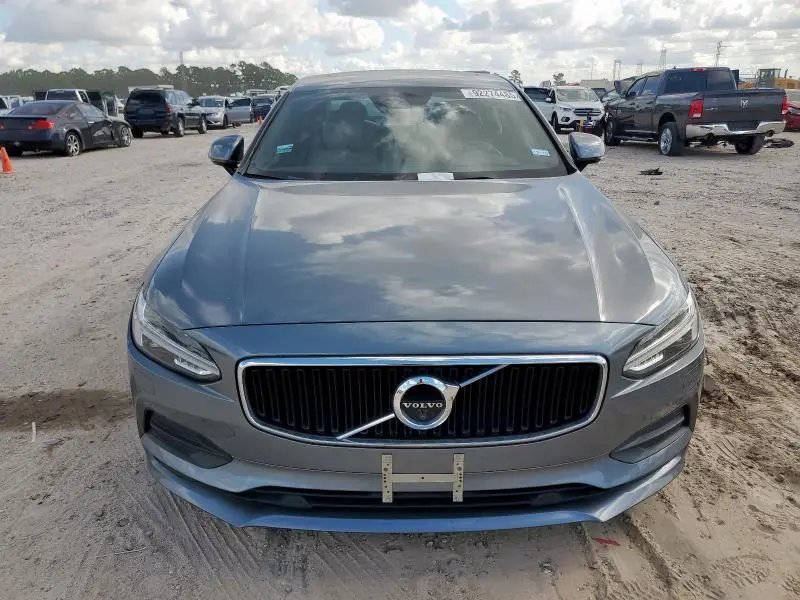 2018 VOLVO S90 T5 MOMENTUM  