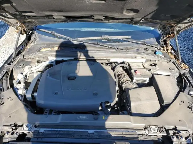 2020 VOLVO S60 T6 MOMENTUM  