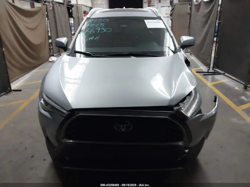 2024 TOYOTA COROLLA CROSS XLE