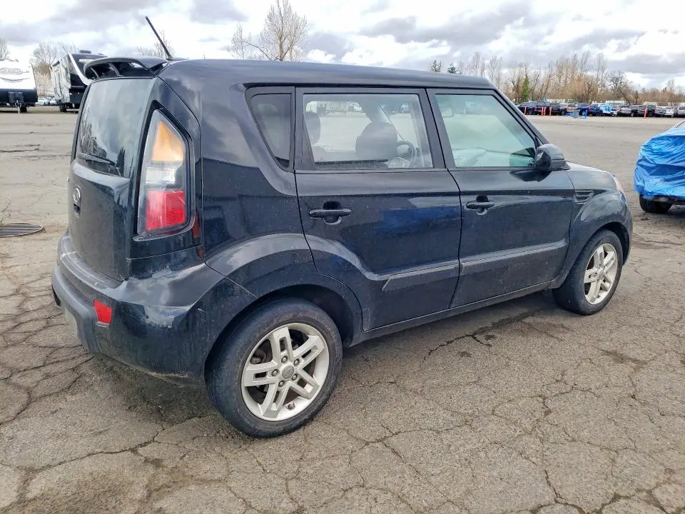 2011 KIA SOUL +  
