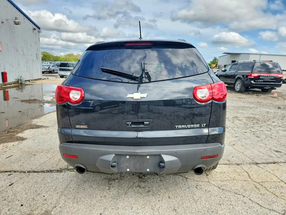 2011 CHEVROLET TRAVERSE LT  