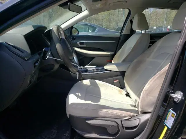 2022 HYUNDAI SONATA SE  