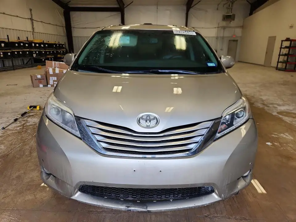 2015 TOYOTA SIENNA LIMITED 7-PASSENGER  