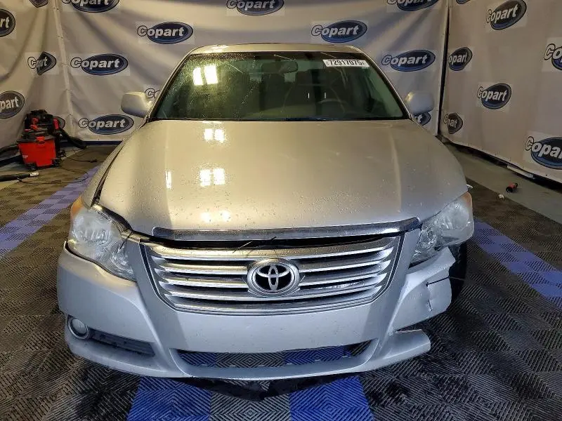 2010 TOYOTA AVALON XL  