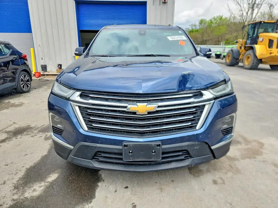 2023 CHEVROLET TRAVERSE LT  