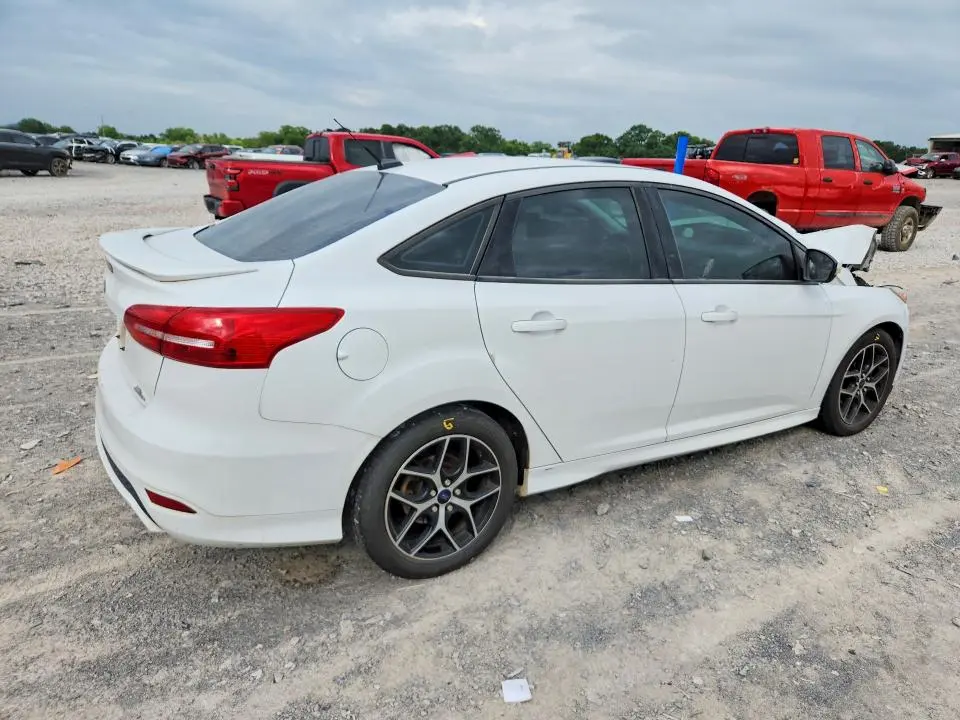 2016 FORD FOCUS SE  