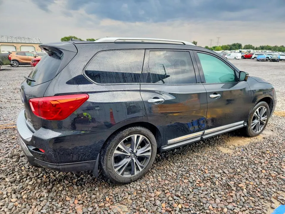 2017 NISSAN PATHFINDER PLATINUM  