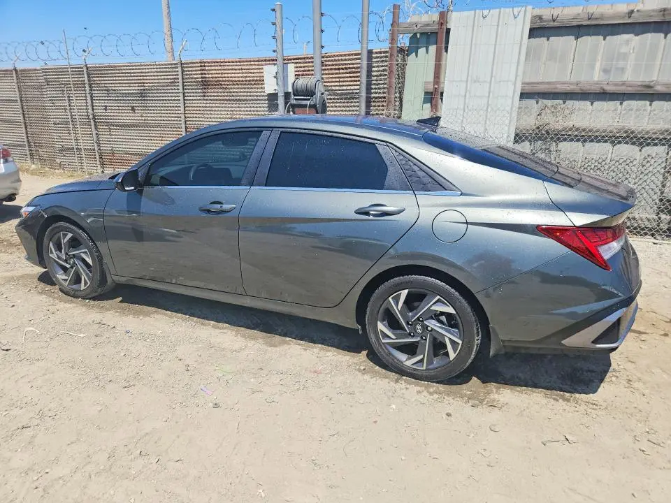 2024 HYUNDAI ELANTRA SEL  