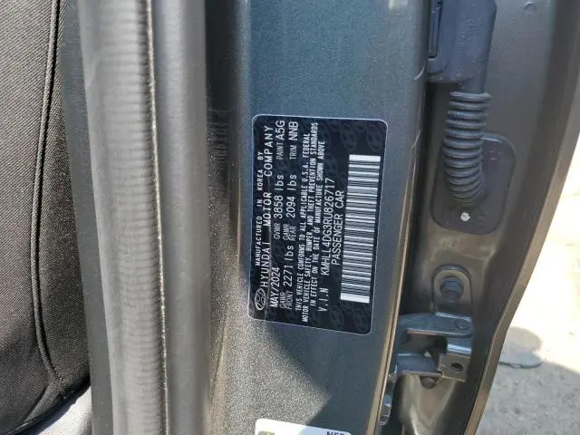 2024 HYUNDAI ELANTRA SE