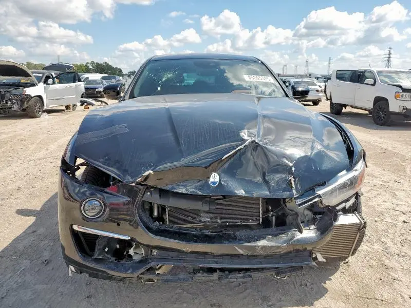 2022 MASERATI LEVANTE BASE  