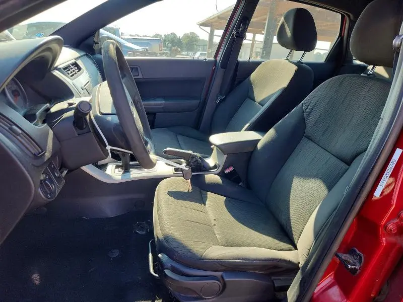 2010 FORD FOCUS SE  