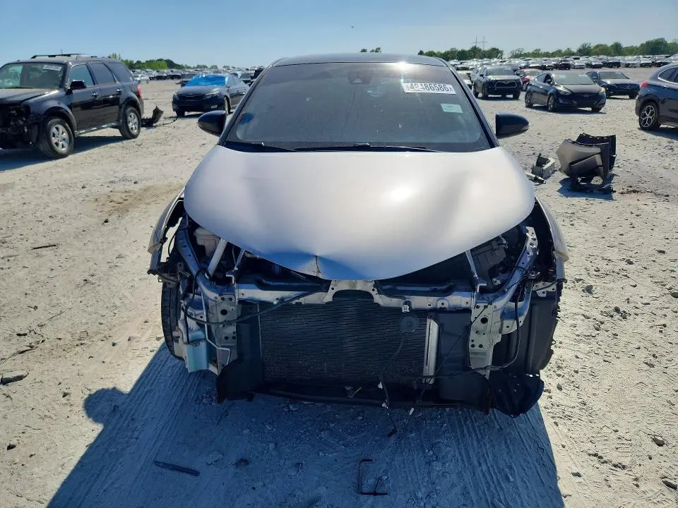 2020 TOYOTA C-HR XLE  