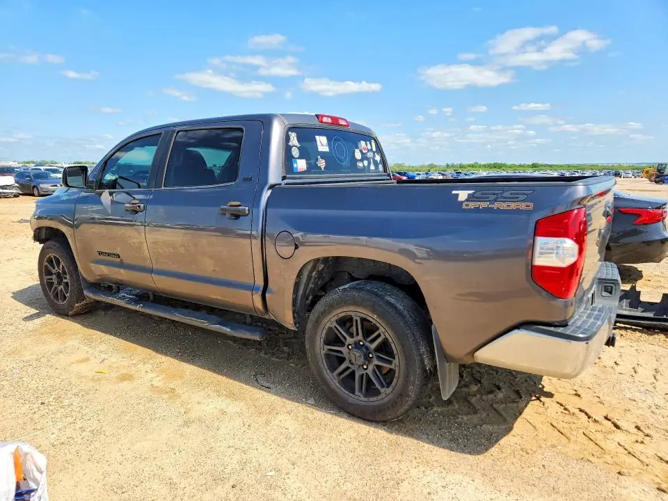 2017 TOYOTA TUNDRA CREWMAX SR5  