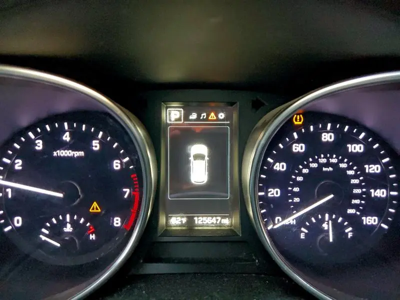 2017 HYUNDAI SANTA FE SE  