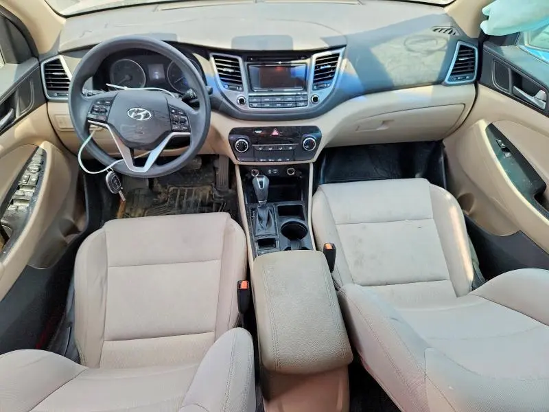2017 HYUNDAI TUCSON SE  