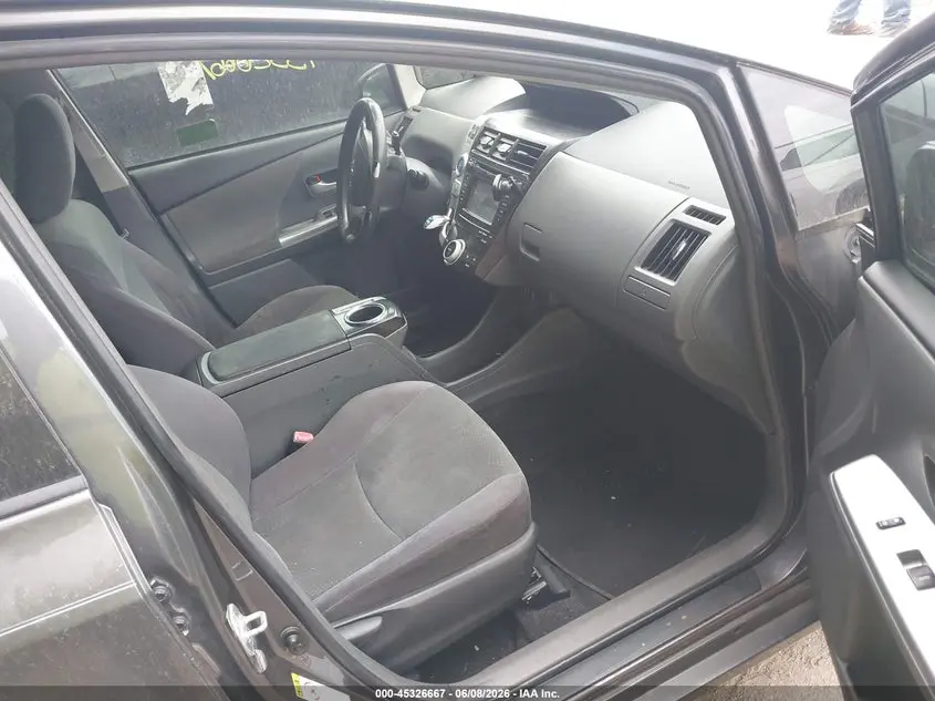 2013 TOYOTA PRIUS V THREE