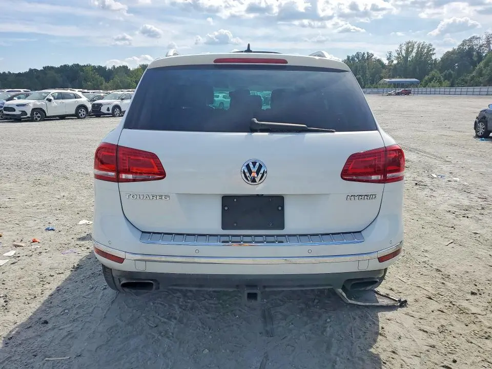 2015 VOLKSWAGEN TOUAREG HYBRID  
