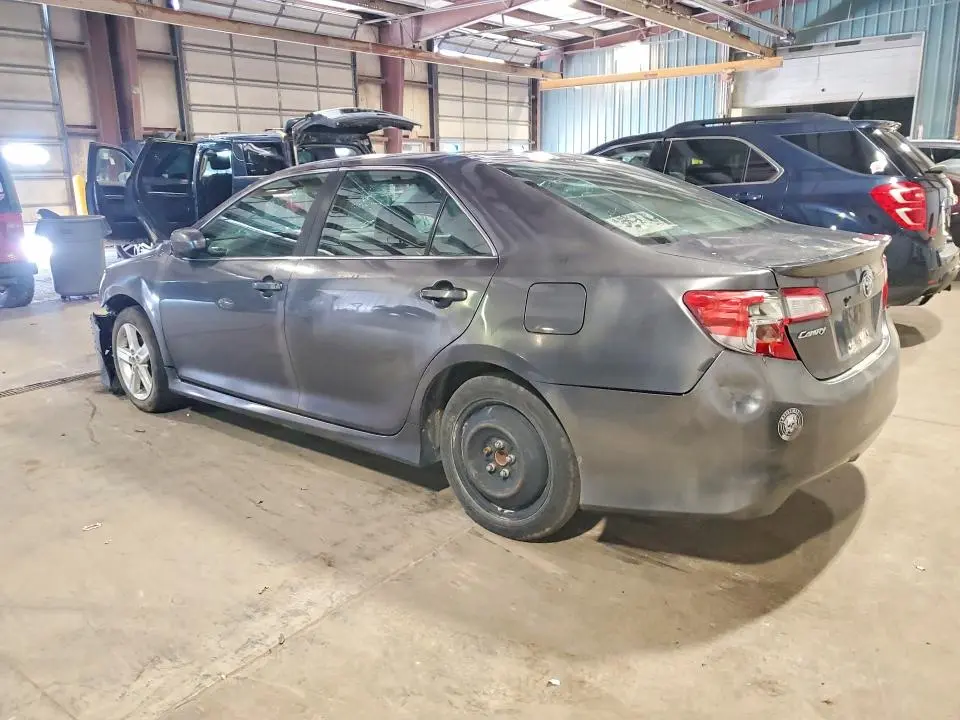2012 TOYOTA CAMRY SE  