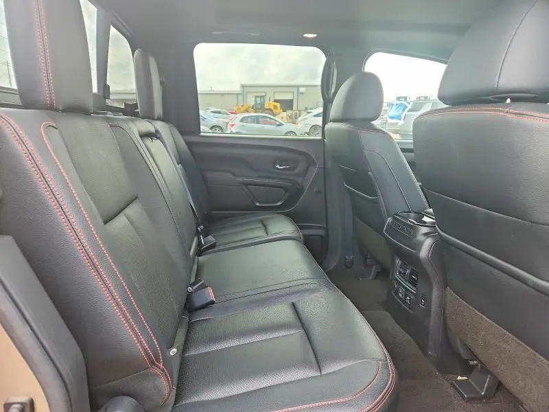 2024 NISSAN TITAN PRO-4X  