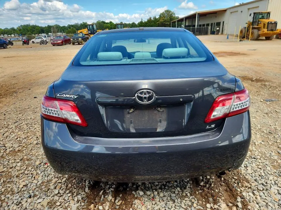 2011 TOYOTA CAMRY LE  